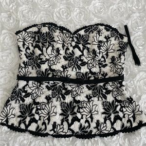 White House Black House Halter Top.  Size 14